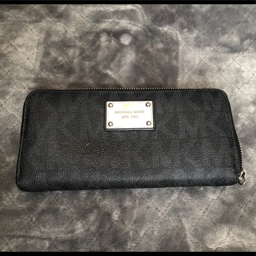 Michael Kors Wallet - Black - Used